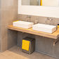 Houten badkamer met betonlook
