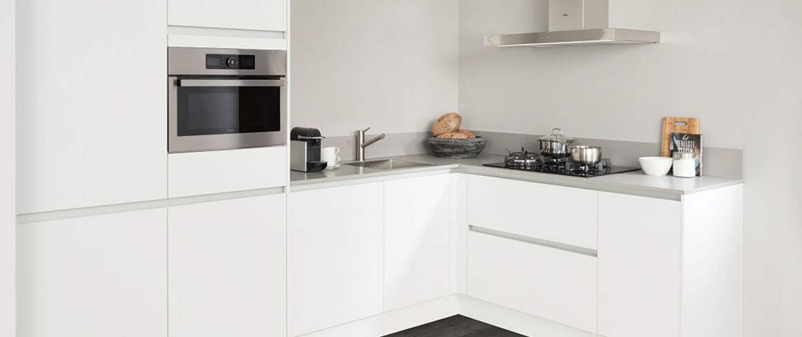 Witte moderne keuken 