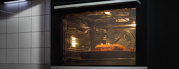 AEG oven met kernthermometer